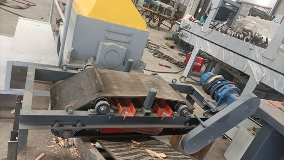 Electric Wood Pallet Crusher Mobile Pallet Shredder Industrial Pallet Chipper with Magnet