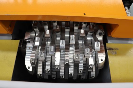 Einkopf-Paletten-Notcher-Alloy-Messer-Holz-Slot-Fräsmaschine Kapazität 800 Stück/Stunde