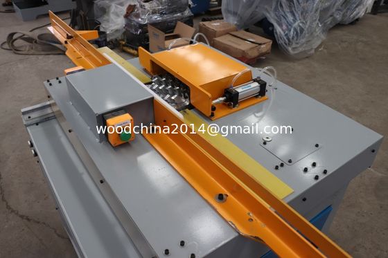 Einkopf-Paletten-Notcher-Alloy-Messer-Holz-Slot-Fräsmaschine Kapazität 800 Stück/Stunde