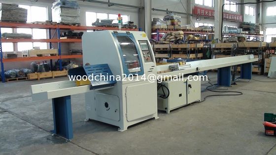 Holzbearbeitungsmaschinen Hocheffiziente Holzsägemaschinen Computergesteuerte automatische Holzschneidemaschine