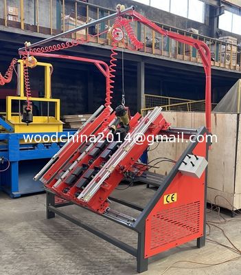 Maschine zum Nägeln von Paletten aus Holz, Pneumatische Maschine zum Nägeln von Paletten aus Holz, Breite max. 3300 mm