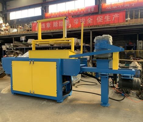 Spiralwelle Automatische Holzrasiermaschine Holzrasiermaschine Geflügelzucht verwendet