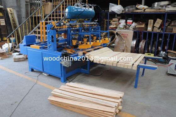 Automatische Holzpaletten-Produktionslinie Herstellungsbetrieb Holzpalettenbein Nagelmaschine