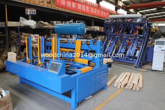Automatische Holzpaletten-Produktionslinie Herstellungsbetrieb Holzpalettenbein Nagelmaschine