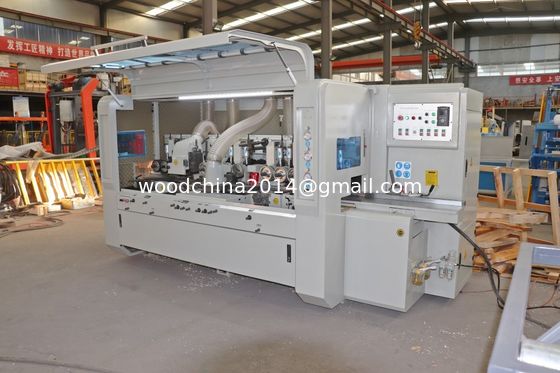 CNC-Holzbearbeitungsformmaschine Vierseitige Holzplanungsmaschine Fabrik In Arbeits Max. Breite 210mm