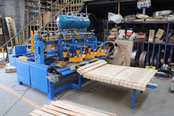 Automation Europäische Nackelmaschine für Palettenbeine Holz Palettenfuß Pier Automatische Nackelmaschine